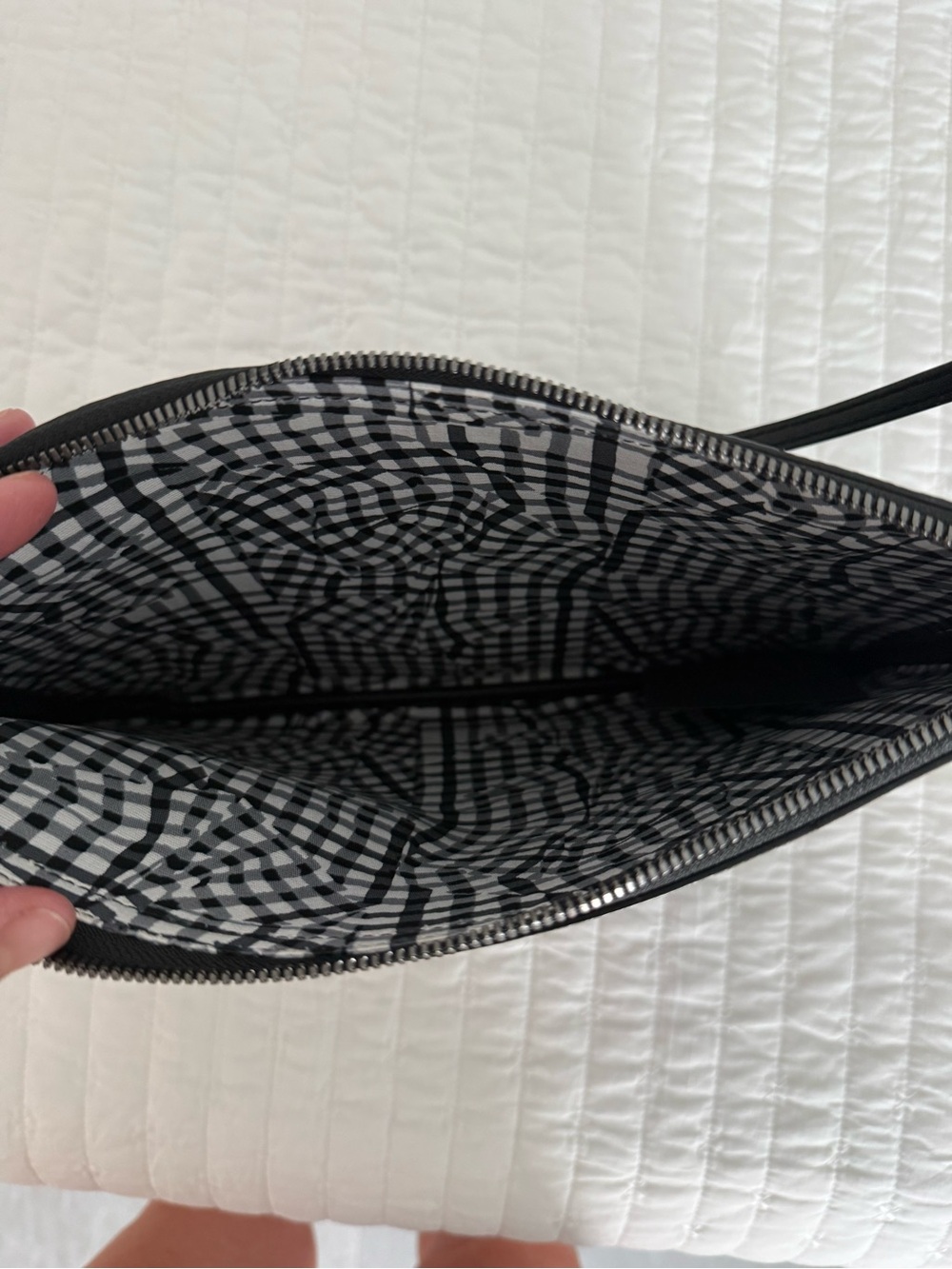 MCM Black Logo-Print Leather Shoulder Pouch - Picture 3 of 3